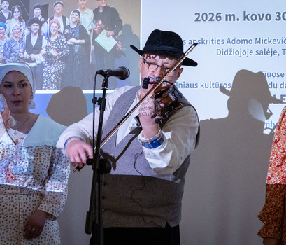 Dainų klube – jidiš kultūrą populiarinantis folkloro ansamblis „Fajerlech“