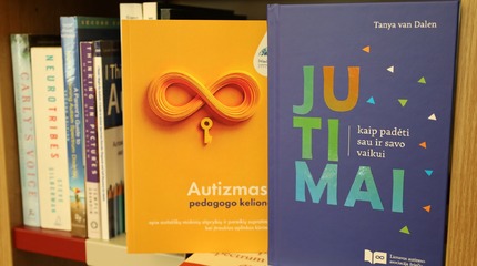 Vaikų bibliotekos lentynas papildė nauji leidiniai, padedantys geriau suprasti autizmo spektro...